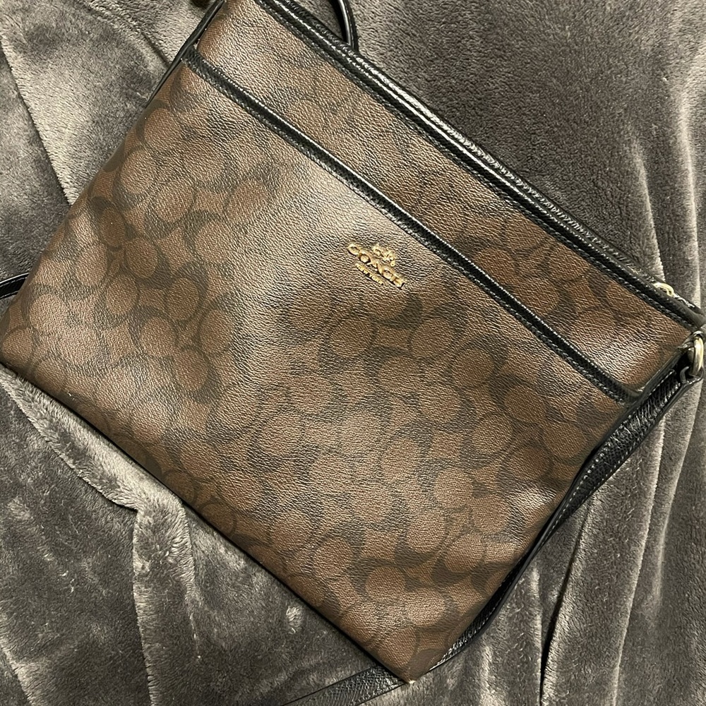 Coach Signature Design Crossbody